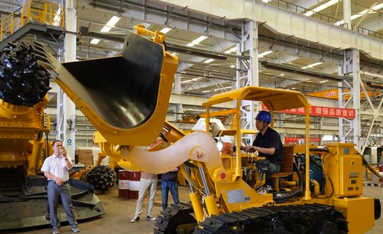 侧卸式装岩机 侧卸式装岩机